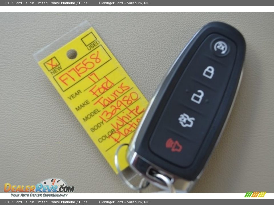 2017 Ford Taurus Limited White Platinum / Dune Photo #23