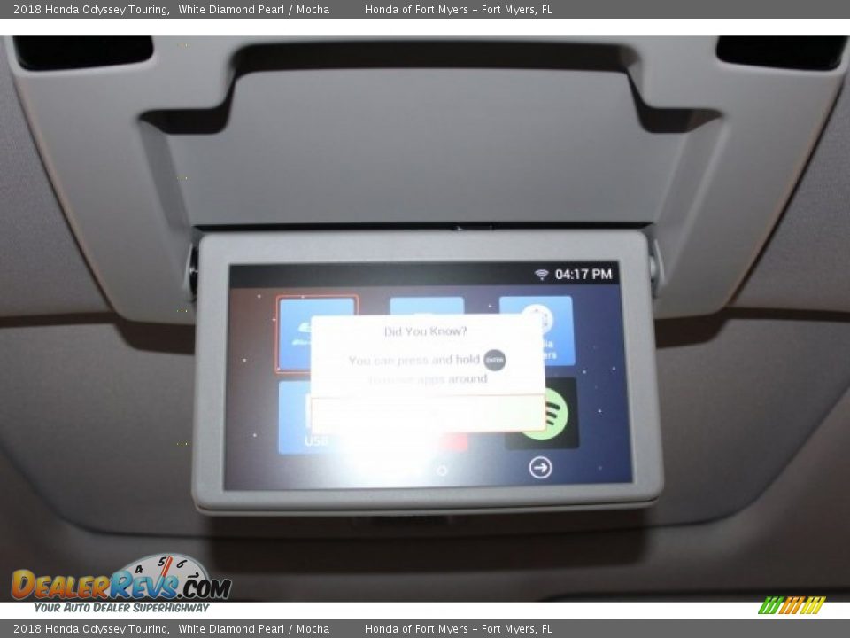 2018 Honda Odyssey Touring White Diamond Pearl / Mocha Photo #33