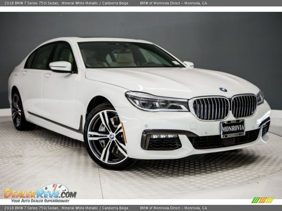 Front 3/4 View of 2018 BMW 7 Series 750i Sedan Photo #12