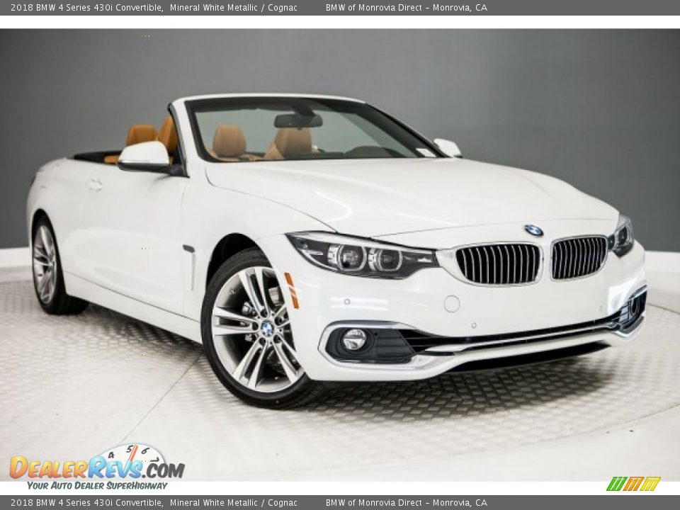 Front 3/4 View of 2018 BMW 4 Series 430i Convertible Photo #11