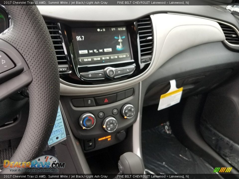 2017 Chevrolet Trax LS AWD Summit White / Jet Black/­Light Ash Gray Photo #10