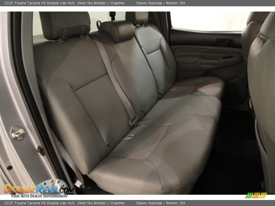 2015 Toyota Tacoma V6 Double Cab 4x4 Silver Sky Metallic / Graphite Photo #15