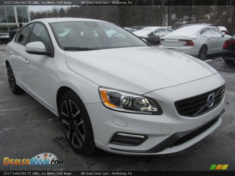 Front 3/4 View of 2017 Volvo S60 T5 AWD Photo #2