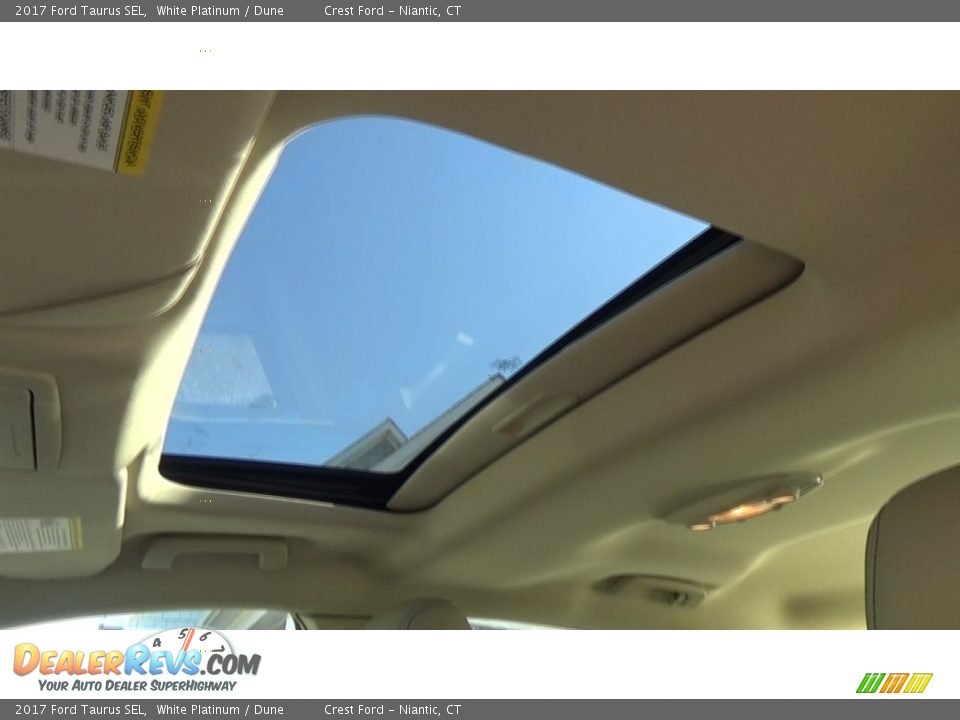 2017 Ford Taurus SEL White Platinum / Dune Photo #17
