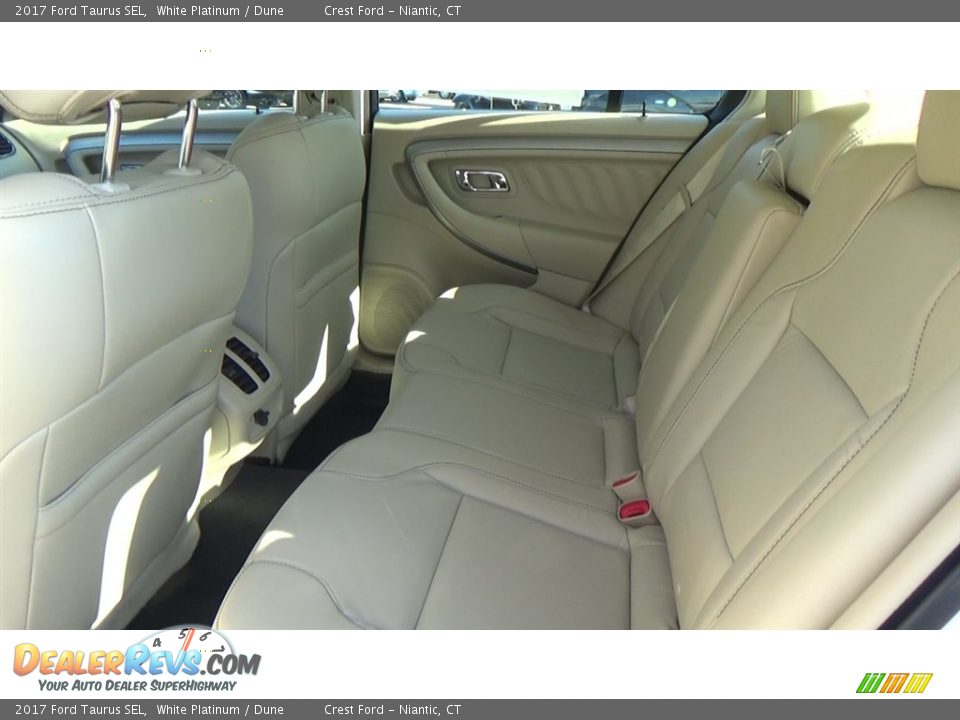 2017 Ford Taurus SEL White Platinum / Dune Photo #18
