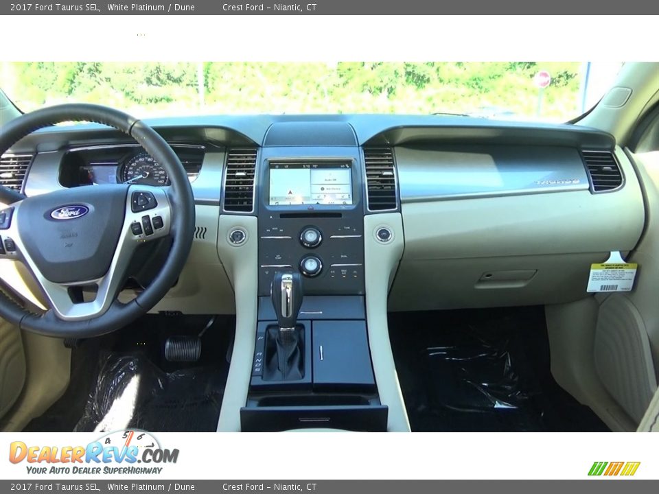 2017 Ford Taurus SEL White Platinum / Dune Photo #19