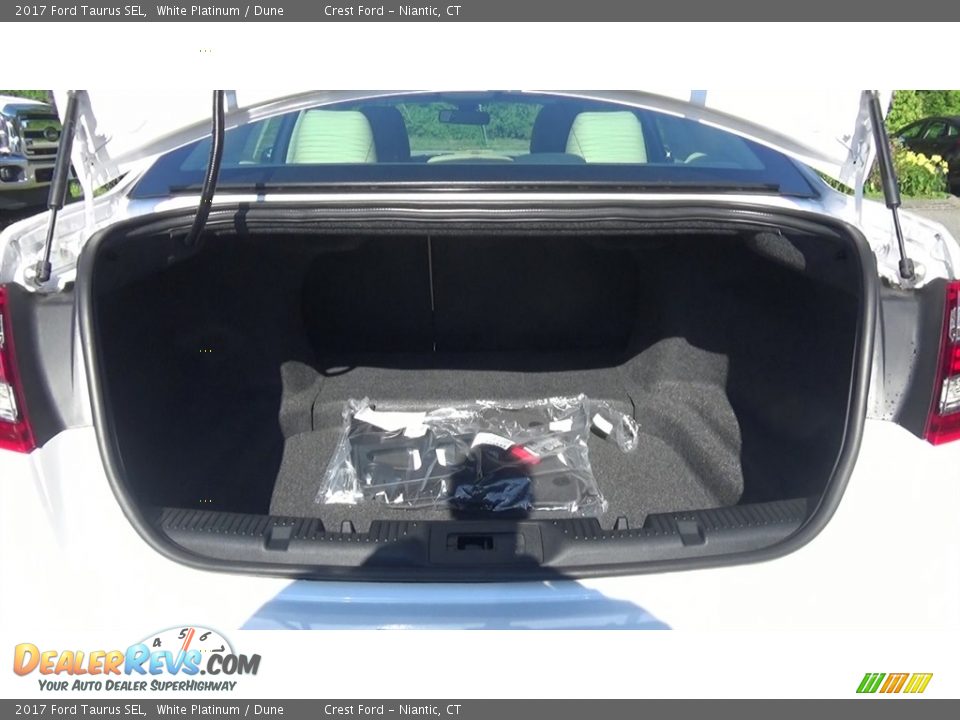 2017 Ford Taurus SEL White Platinum / Dune Photo #21