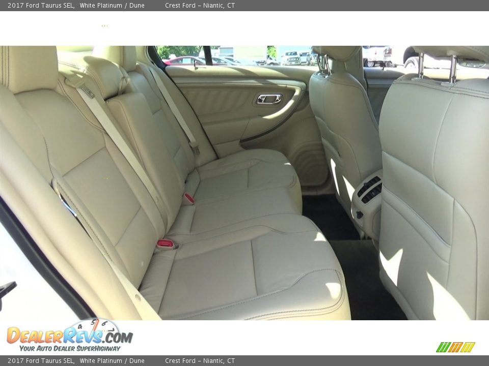 2017 Ford Taurus SEL White Platinum / Dune Photo #23