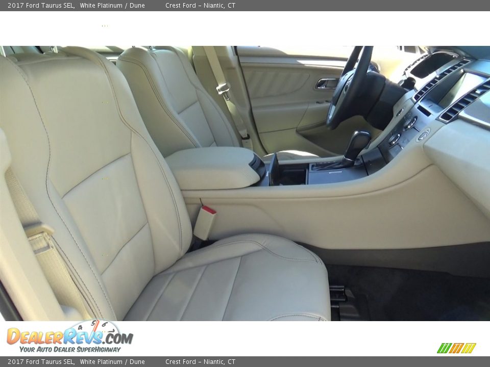 2017 Ford Taurus SEL White Platinum / Dune Photo #24