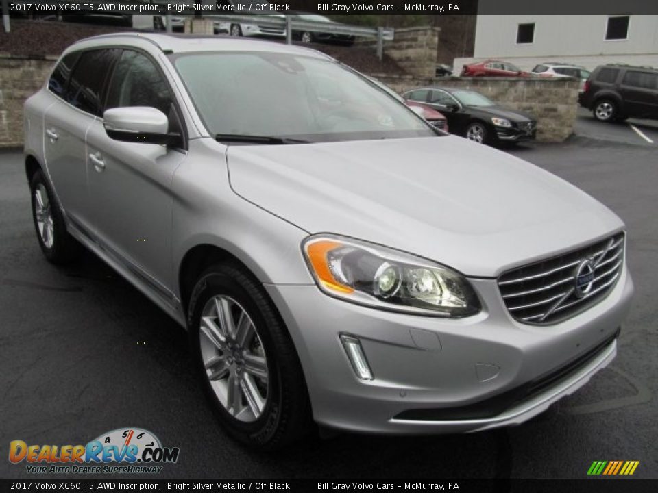 Front 3/4 View of 2017 Volvo XC60 T5 AWD Inscription Photo #2