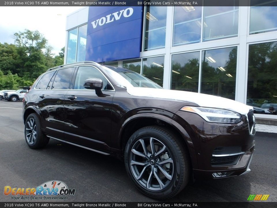 Front 3/4 View of 2018 Volvo XC90 T6 AWD Momentum Photo #1