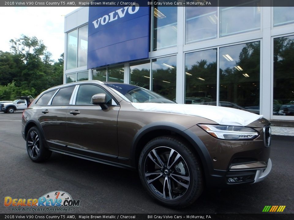 Front 3/4 View of 2018 Volvo V90 Cross Country T5 AWD Photo #1