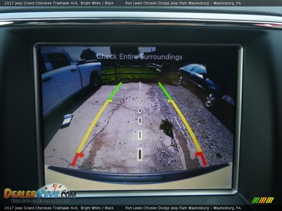 2017 Jeep Grand Cherokee Trailhawk 4x4 Bright White / Black Photo #17