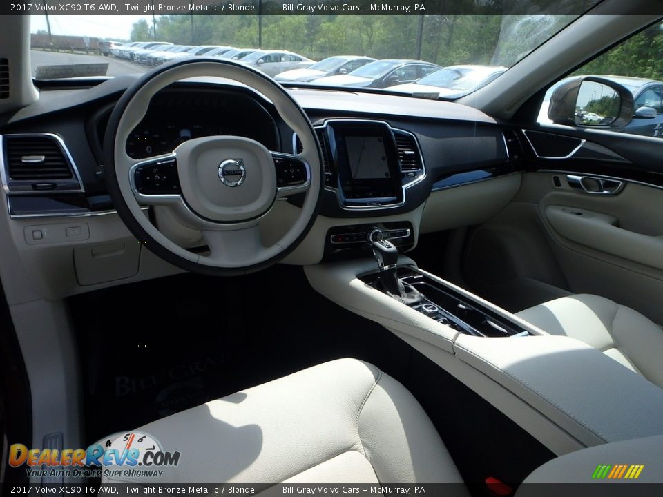 Front Seat of 2017 Volvo XC90 T6 AWD Photo #11