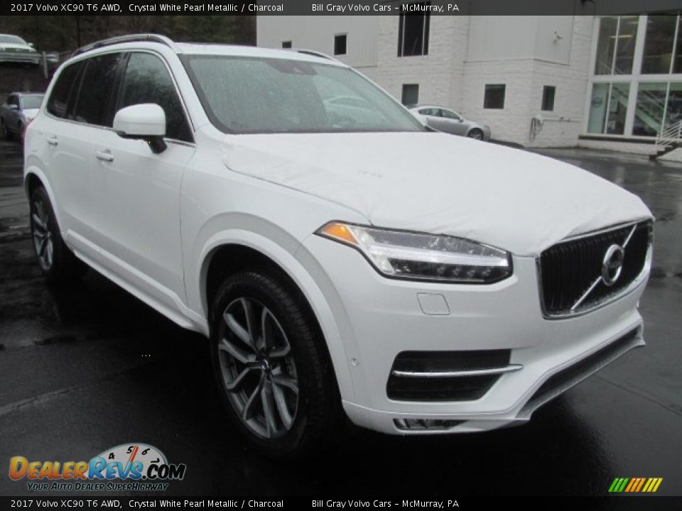Front 3/4 View of 2017 Volvo XC90 T6 AWD Photo #1