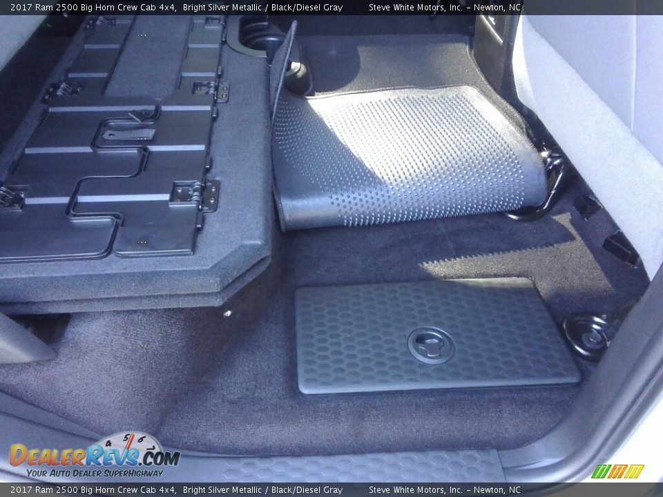 2017 Ram 2500 Big Horn Crew Cab 4x4 Bright Silver Metallic / Black/Diesel Gray Photo #27