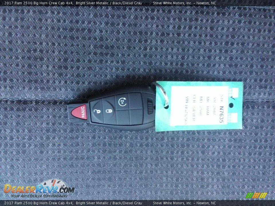 2017 Ram 2500 Big Horn Crew Cab 4x4 Bright Silver Metallic / Black/Diesel Gray Photo #32