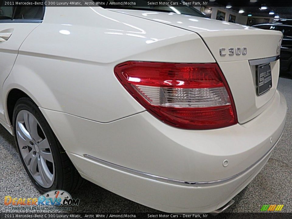 2011 Mercedes-Benz C 300 Luxury 4Matic Arctic White / Almond/Mocha Photo #8