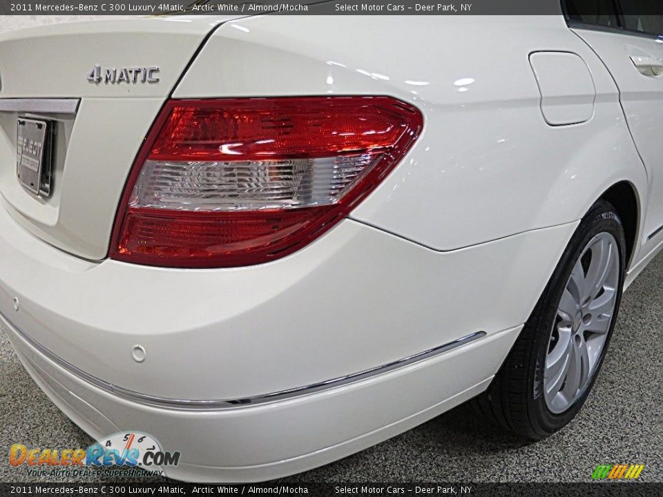 2011 Mercedes-Benz C 300 Luxury 4Matic Arctic White / Almond/Mocha Photo #9