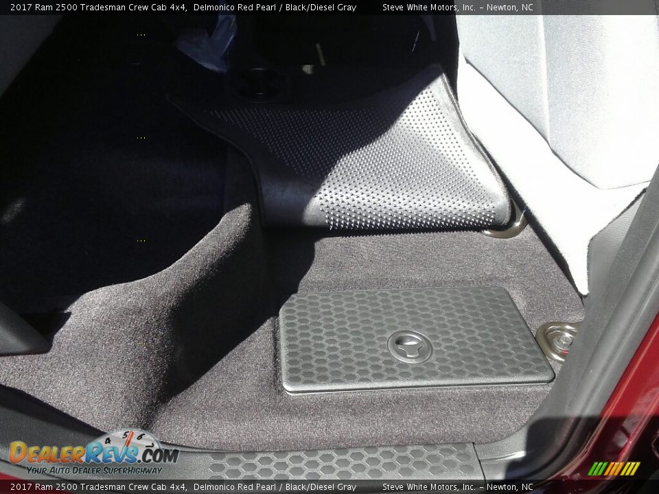 2017 Ram 2500 Tradesman Crew Cab 4x4 Delmonico Red Pearl / Black/Diesel Gray Photo #25