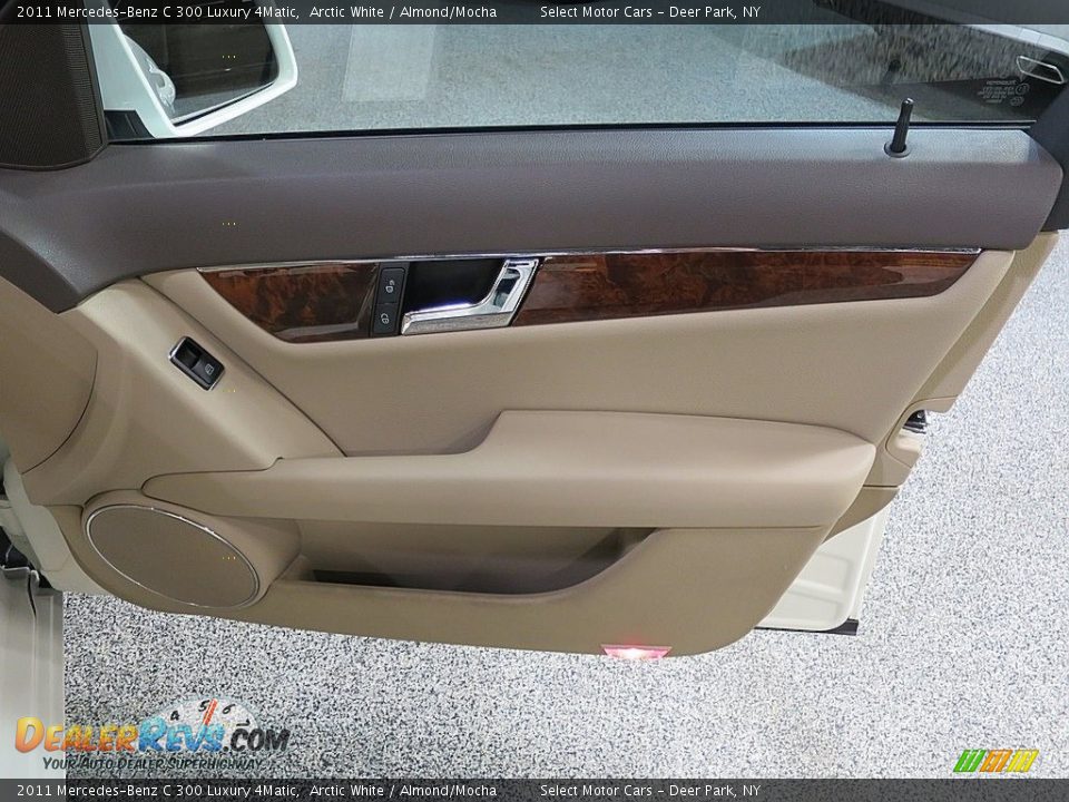 2011 Mercedes-Benz C 300 Luxury 4Matic Arctic White / Almond/Mocha Photo #18