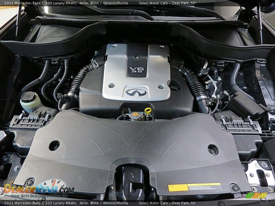 2011 Mercedes-Benz C 300 Luxury 4Matic Arctic White / Almond/Mocha Photo #25