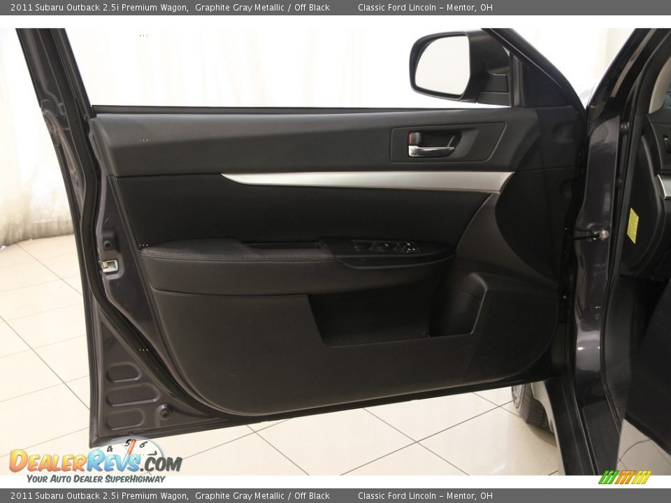 2011 Subaru Outback 2.5i Premium Wagon Graphite Gray Metallic / Off Black Photo #4
