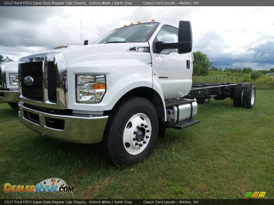 Front 3/4 View of 2017 Ford F650 Super Duty Regular Cab Chassis Photo #1