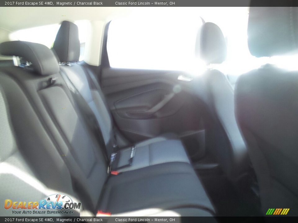 2017 Ford Escape SE 4WD Magnetic / Charcoal Black Photo #5