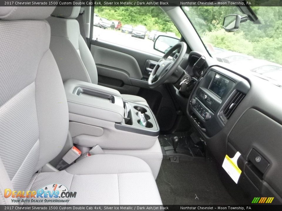 2017 Chevrolet Silverado 1500 Custom Double Cab 4x4 Silver Ice Metallic / Dark Ash/Jet Black Photo #10