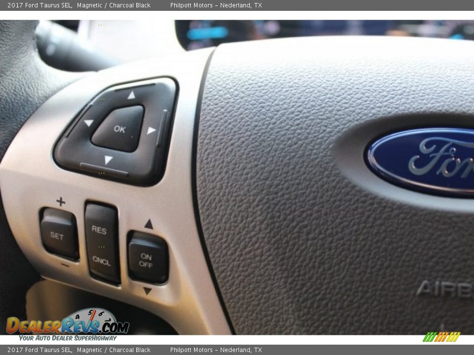 Controls of 2017 Ford Taurus SEL Photo #19