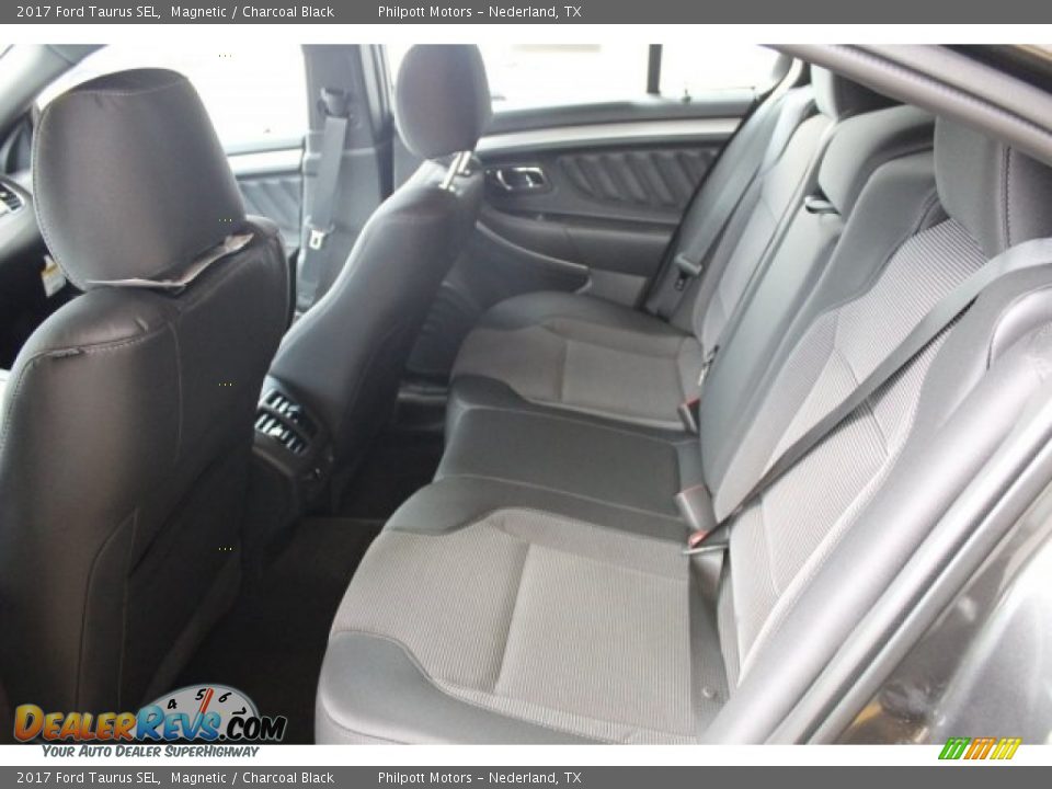 Rear Seat of 2017 Ford Taurus SEL Photo #26