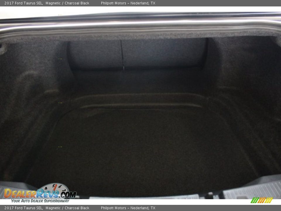 2017 Ford Taurus SEL Magnetic / Charcoal Black Photo #29