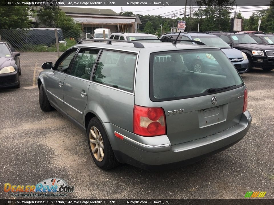 2002 Volkswagen Passat GLS Sedan Mojave Beige Metallic / Black Photo #4