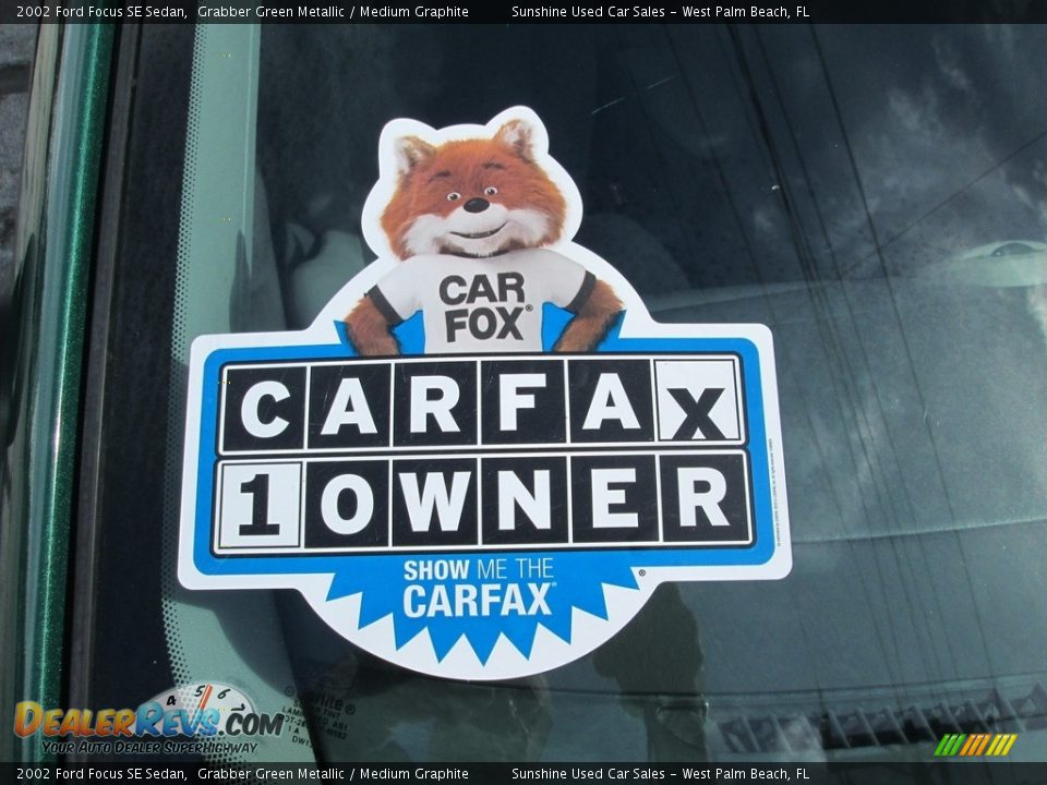 2002 Ford Focus SE Sedan Grabber Green Metallic / Medium Graphite Photo #24