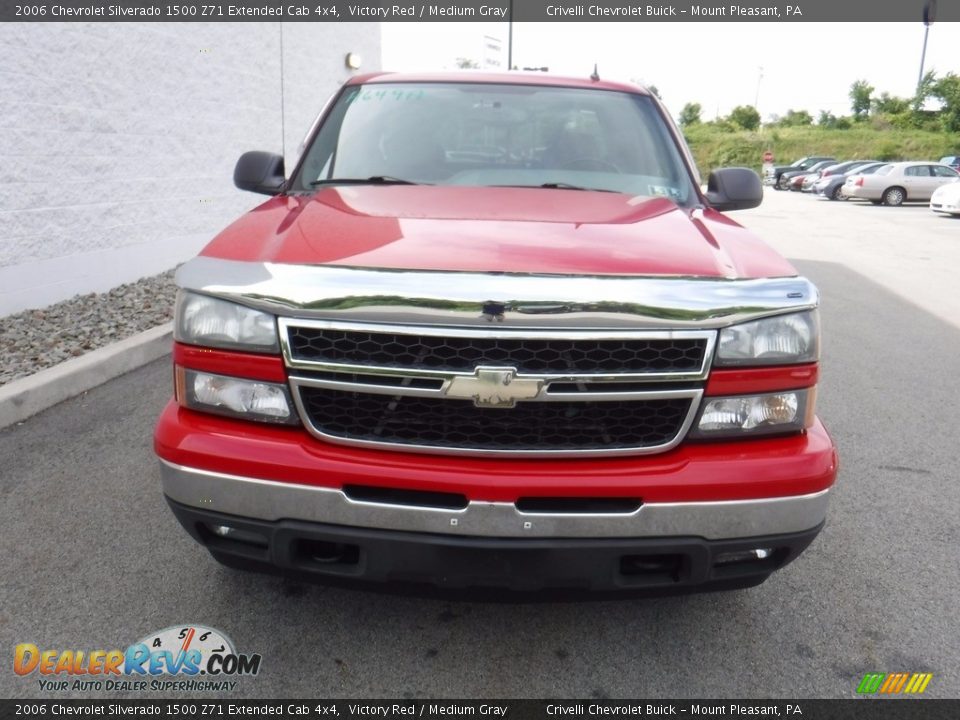 2006 Chevrolet Silverado 1500 Z71 Extended Cab 4x4 Victory Red / Medium Gray Photo #7