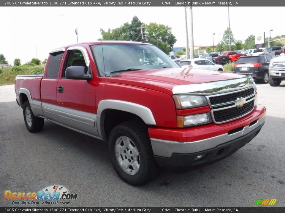 2006 Chevrolet Silverado 1500 Z71 Extended Cab 4x4 Victory Red / Medium Gray Photo #8