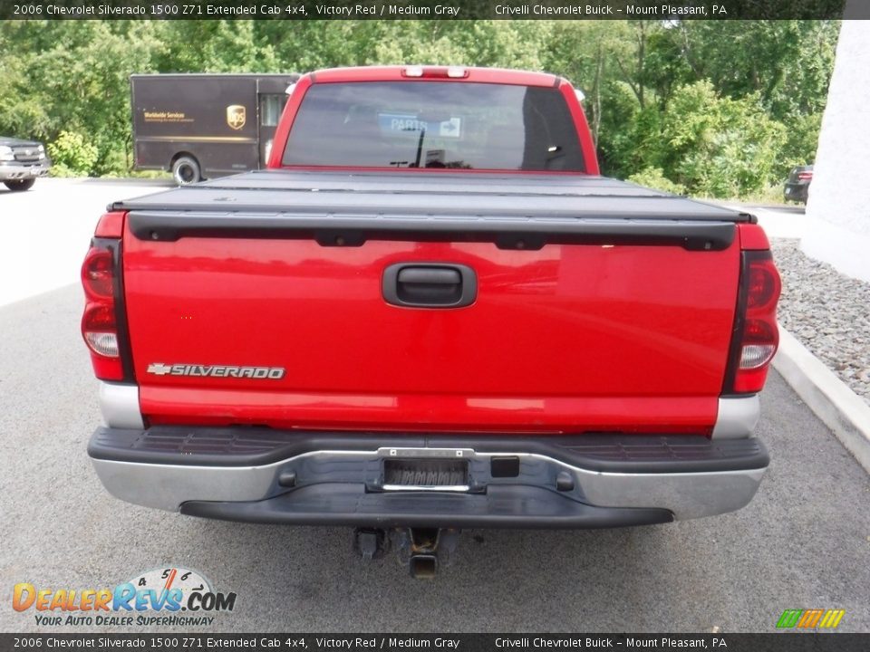 2006 Chevrolet Silverado 1500 Z71 Extended Cab 4x4 Victory Red / Medium Gray Photo #11