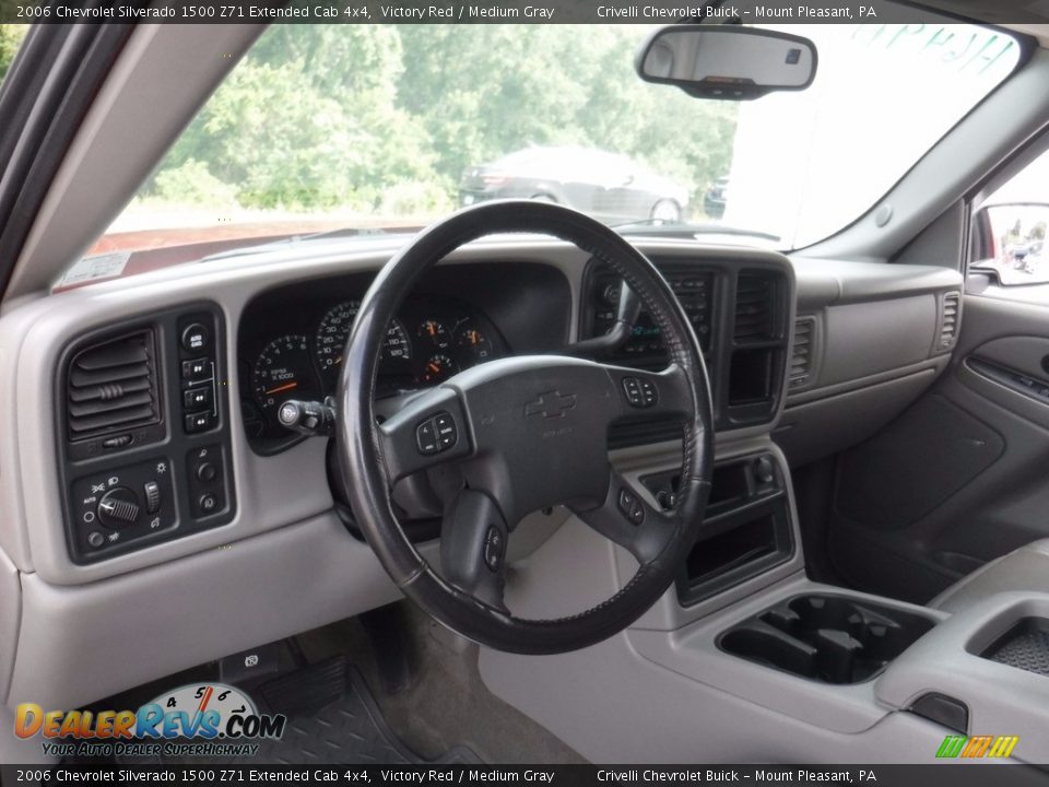 2006 Chevrolet Silverado 1500 Z71 Extended Cab 4x4 Victory Red / Medium Gray Photo #19