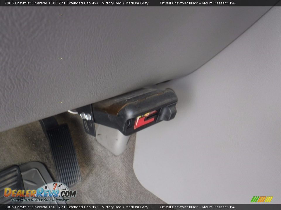 2006 Chevrolet Silverado 1500 Z71 Extended Cab 4x4 Victory Red / Medium Gray Photo #21