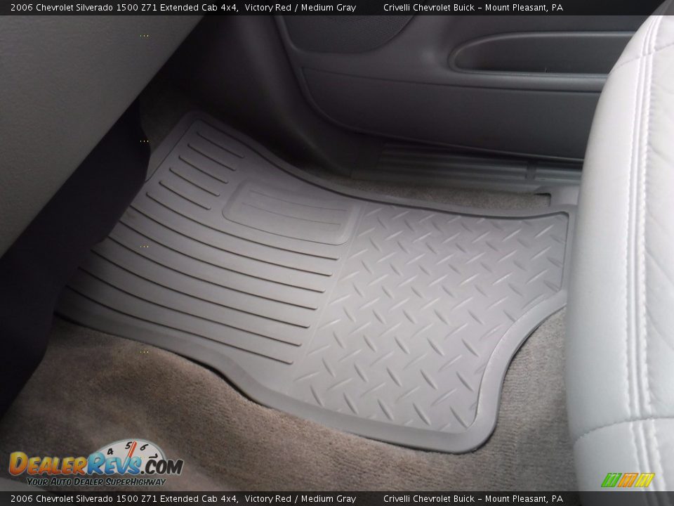 2006 Chevrolet Silverado 1500 Z71 Extended Cab 4x4 Victory Red / Medium Gray Photo #28