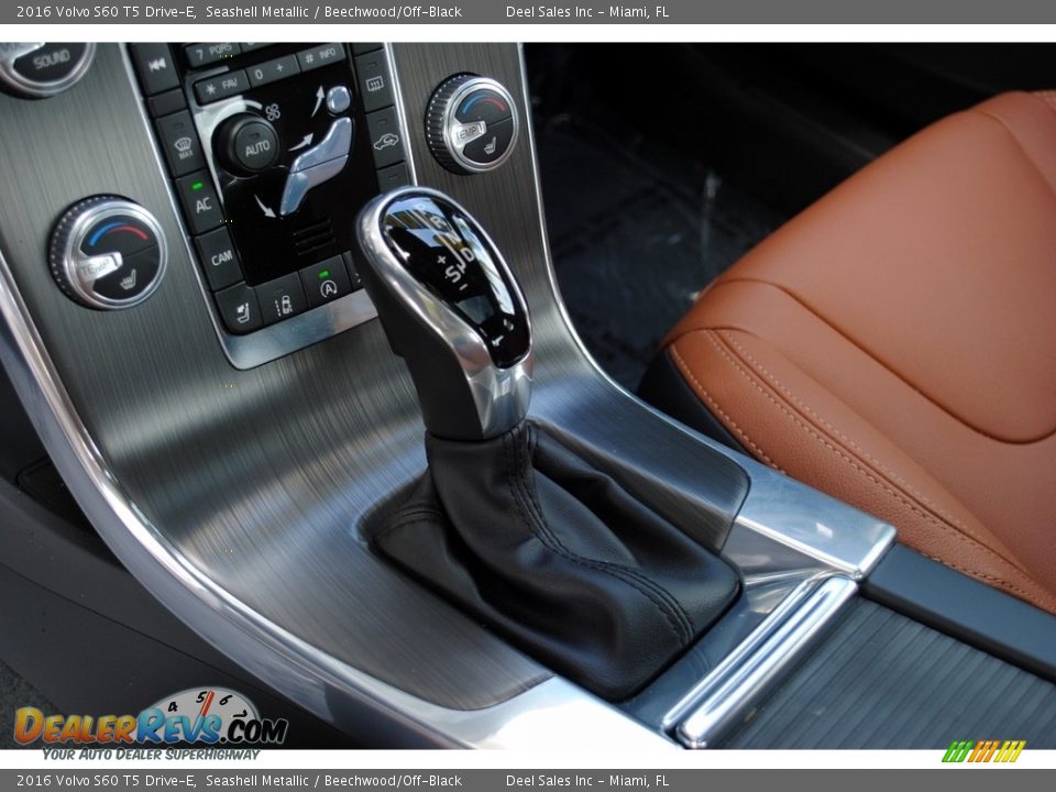 2016 Volvo S60 T5 Drive-E Shifter Photo #16
