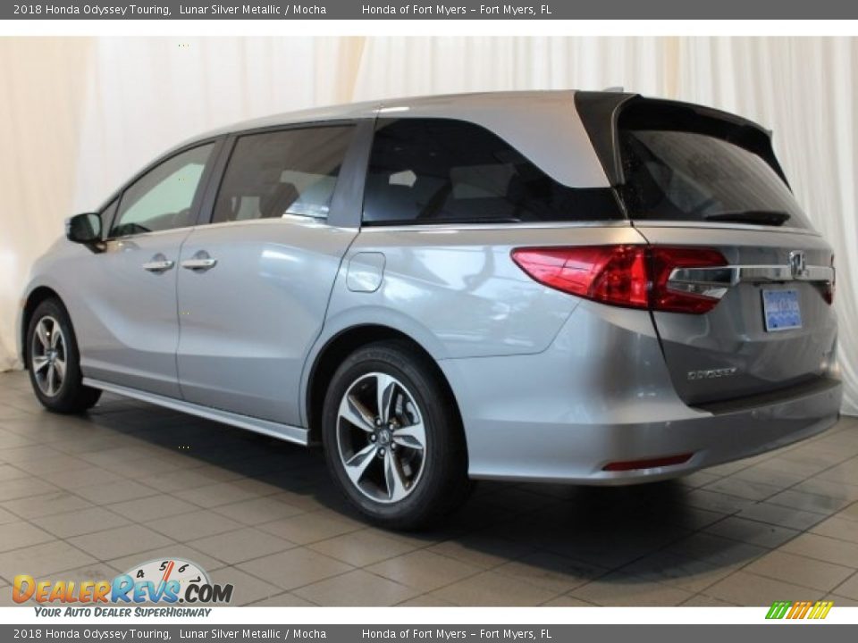 2018 Honda Odyssey Touring Lunar Silver Metallic / Mocha Photo #5