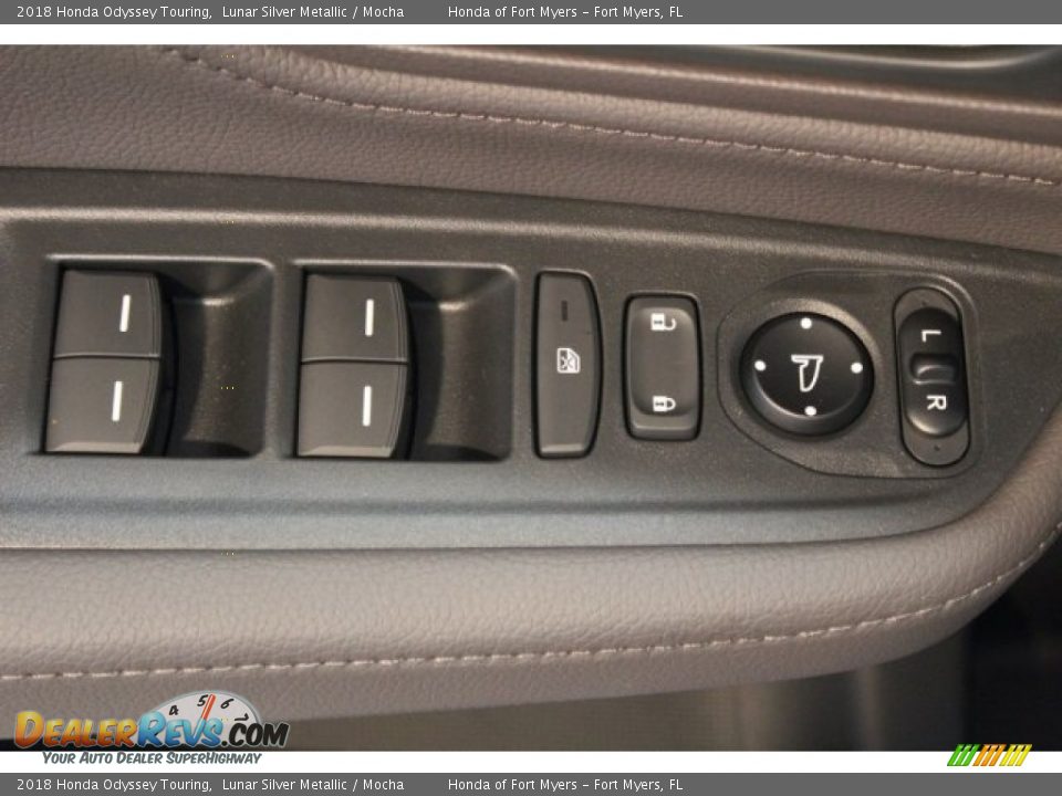 2018 Honda Odyssey Touring Lunar Silver Metallic / Mocha Photo #11