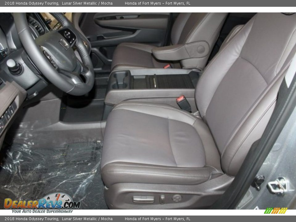 2018 Honda Odyssey Touring Lunar Silver Metallic / Mocha Photo #12