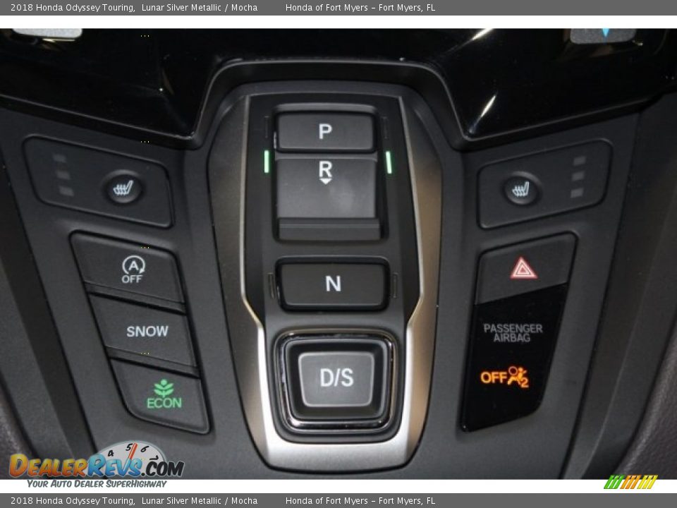 2018 Honda Odyssey Touring Lunar Silver Metallic / Mocha Photo #21