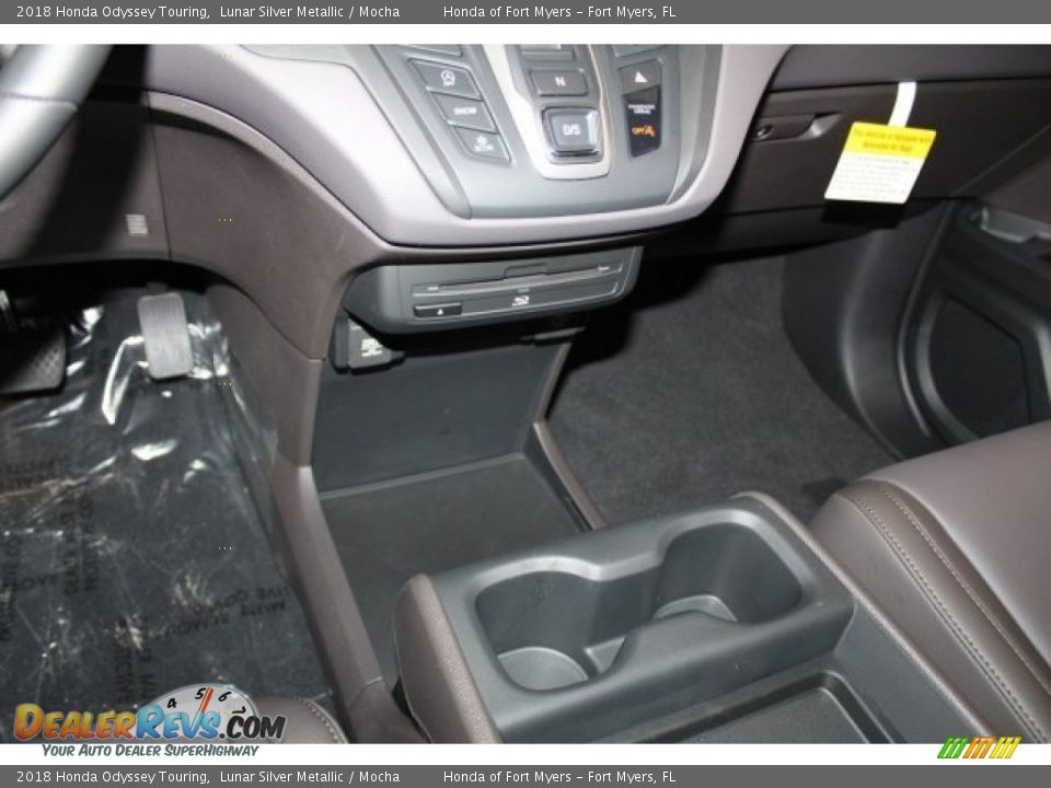 2018 Honda Odyssey Touring Lunar Silver Metallic / Mocha Photo #23