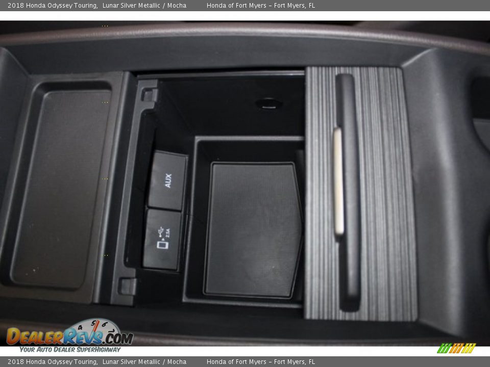 2018 Honda Odyssey Touring Lunar Silver Metallic / Mocha Photo #27