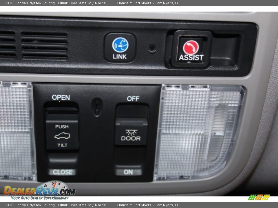 2018 Honda Odyssey Touring Lunar Silver Metallic / Mocha Photo #29