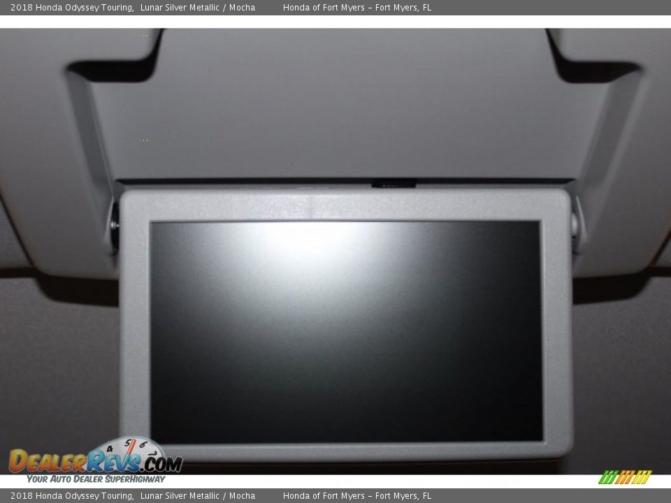 2018 Honda Odyssey Touring Lunar Silver Metallic / Mocha Photo #34